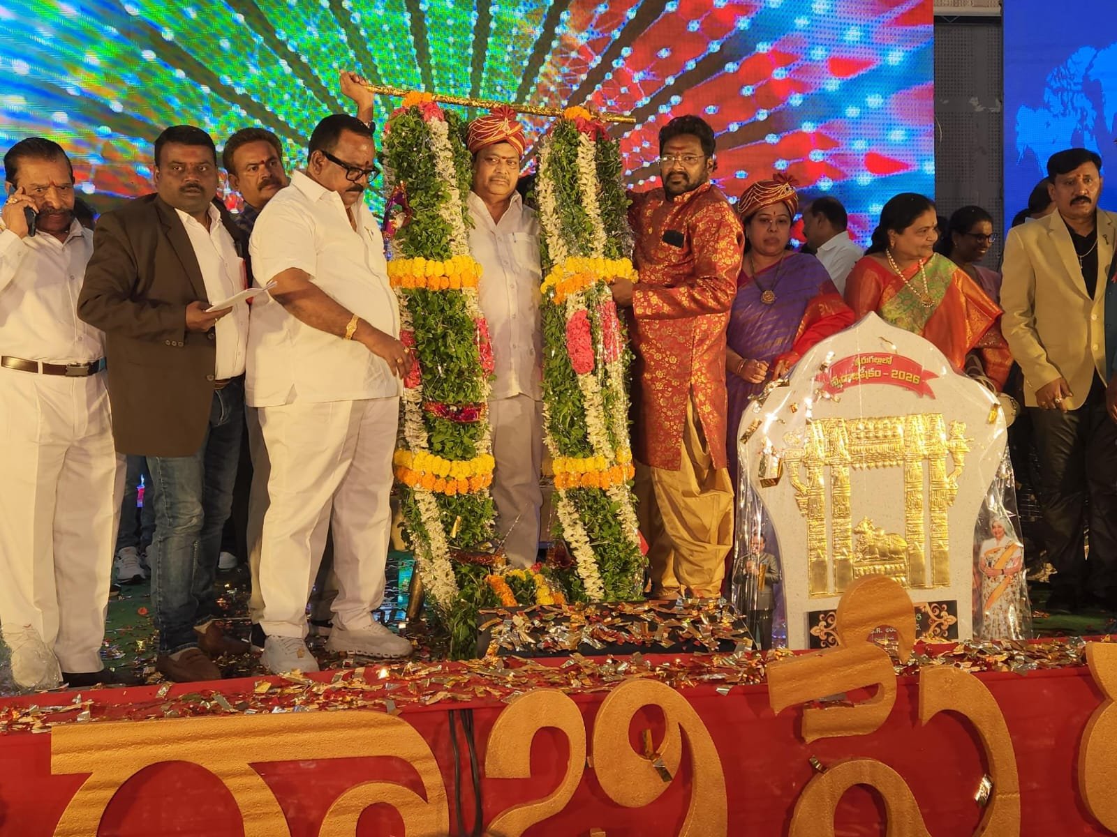 కళాకారులకు పెద్దన్న... పేదలకు భరోసా ఈగ మల్లేశం  - Additional Image