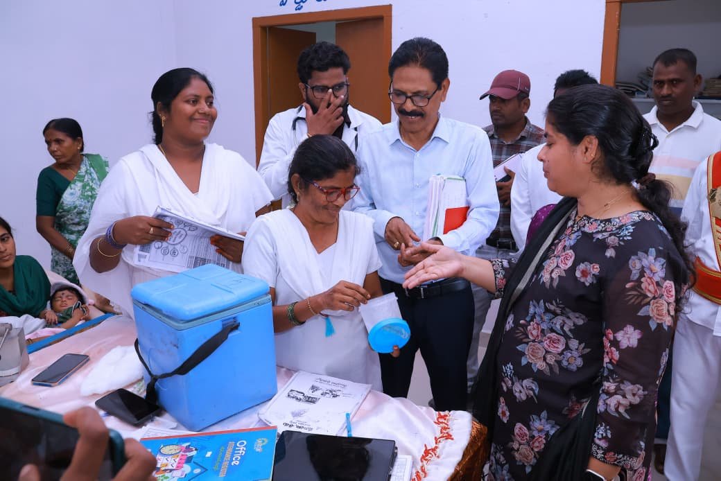 ఆసుపత్రిలో సేవలపై కలెక్టర్ ఆరా! - Additional Image