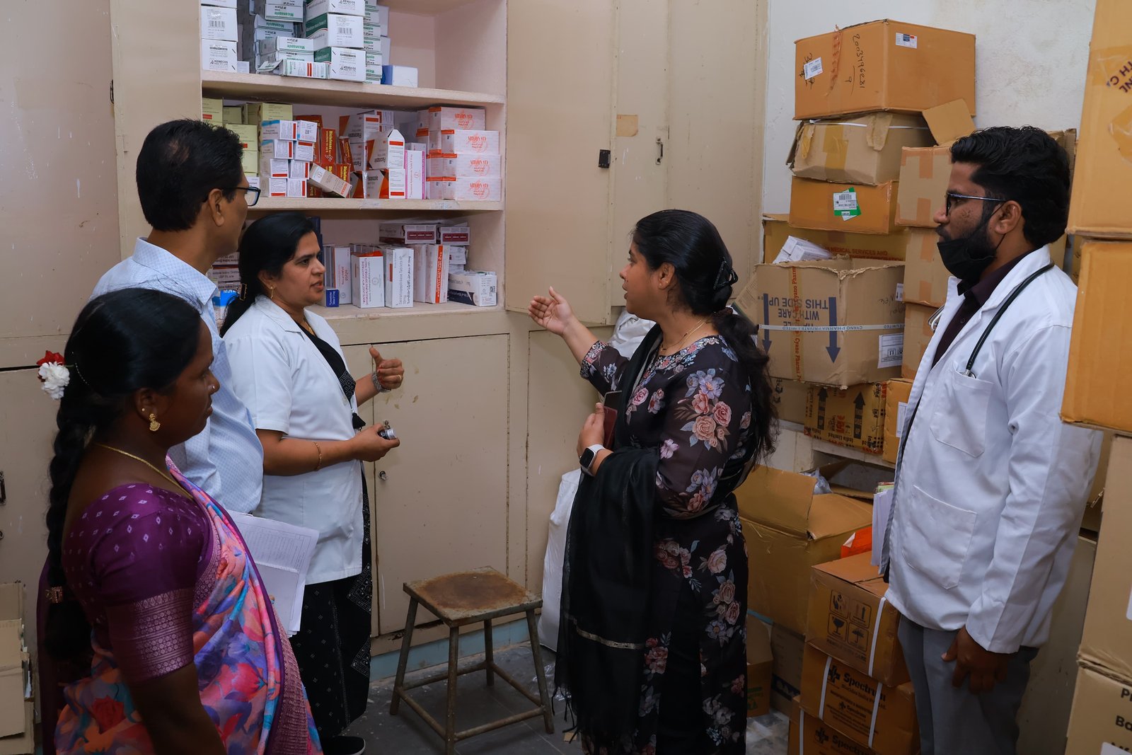 ఆసుపత్రిలో సేవలపై కలెక్టర్ ఆరా! - Additional Image