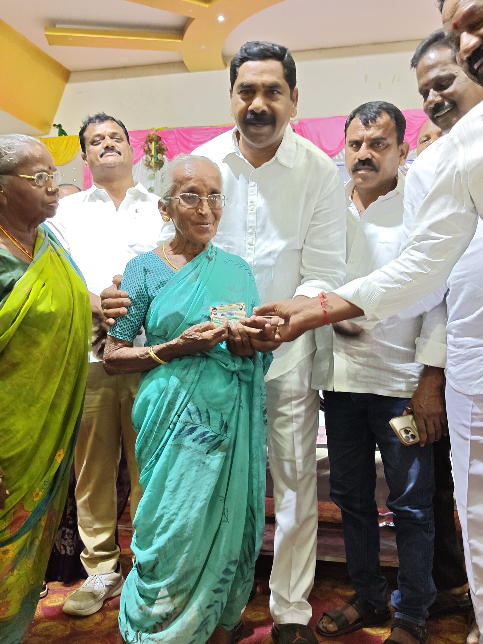 ప్రతీ పేదవాడి చెంతకు సంక్షేమ పథకాలు  - Additional Image