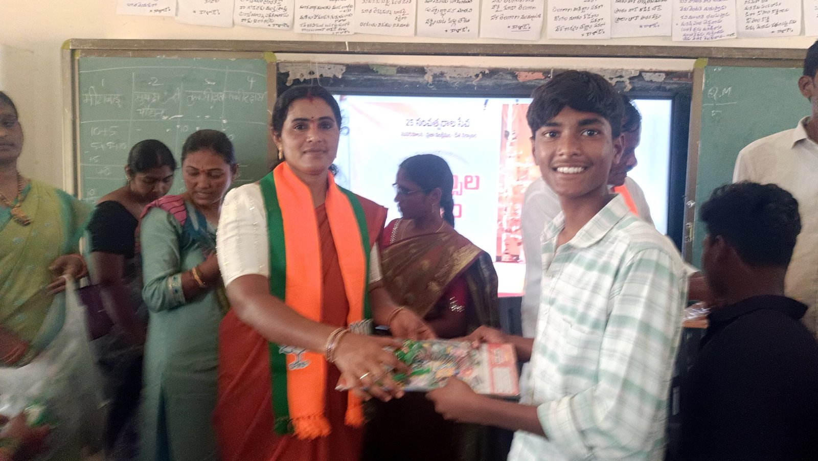 విద్యార్థుల భవిష్యత్తే దేశ భవిష్యత్తు - Additional Image
