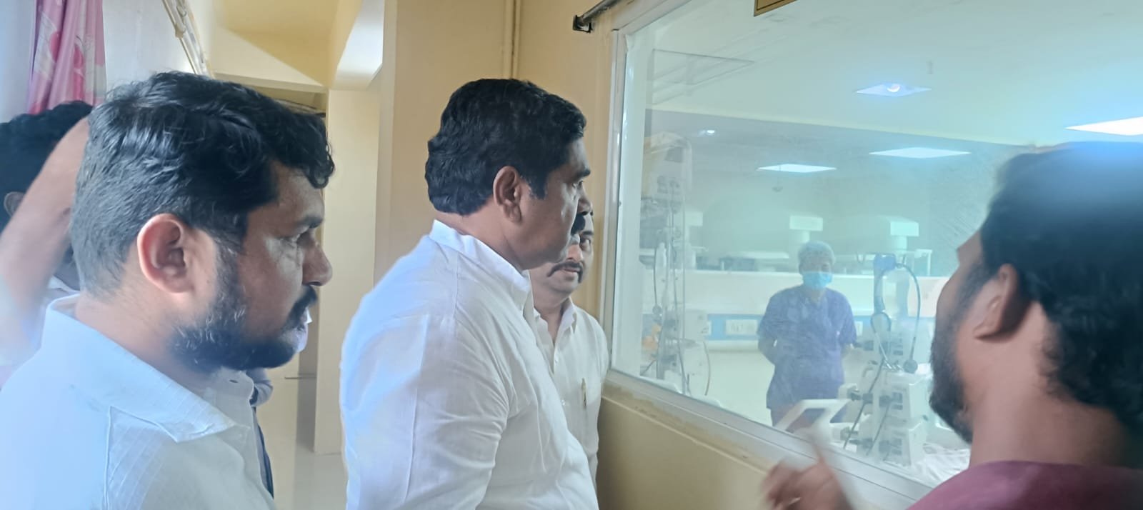 నేనున్నాను.. భయపడొద్దు..! - Additional Image