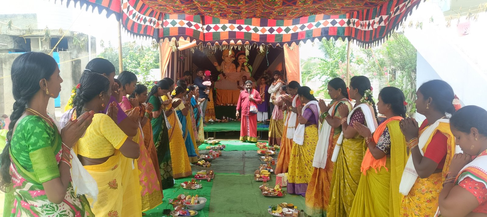 వినాయకుడి ఆశీస్సులతో సుఖసంతోషాలు కలగాలి: ఎస్సై సాయిబాబు  - Additional Image