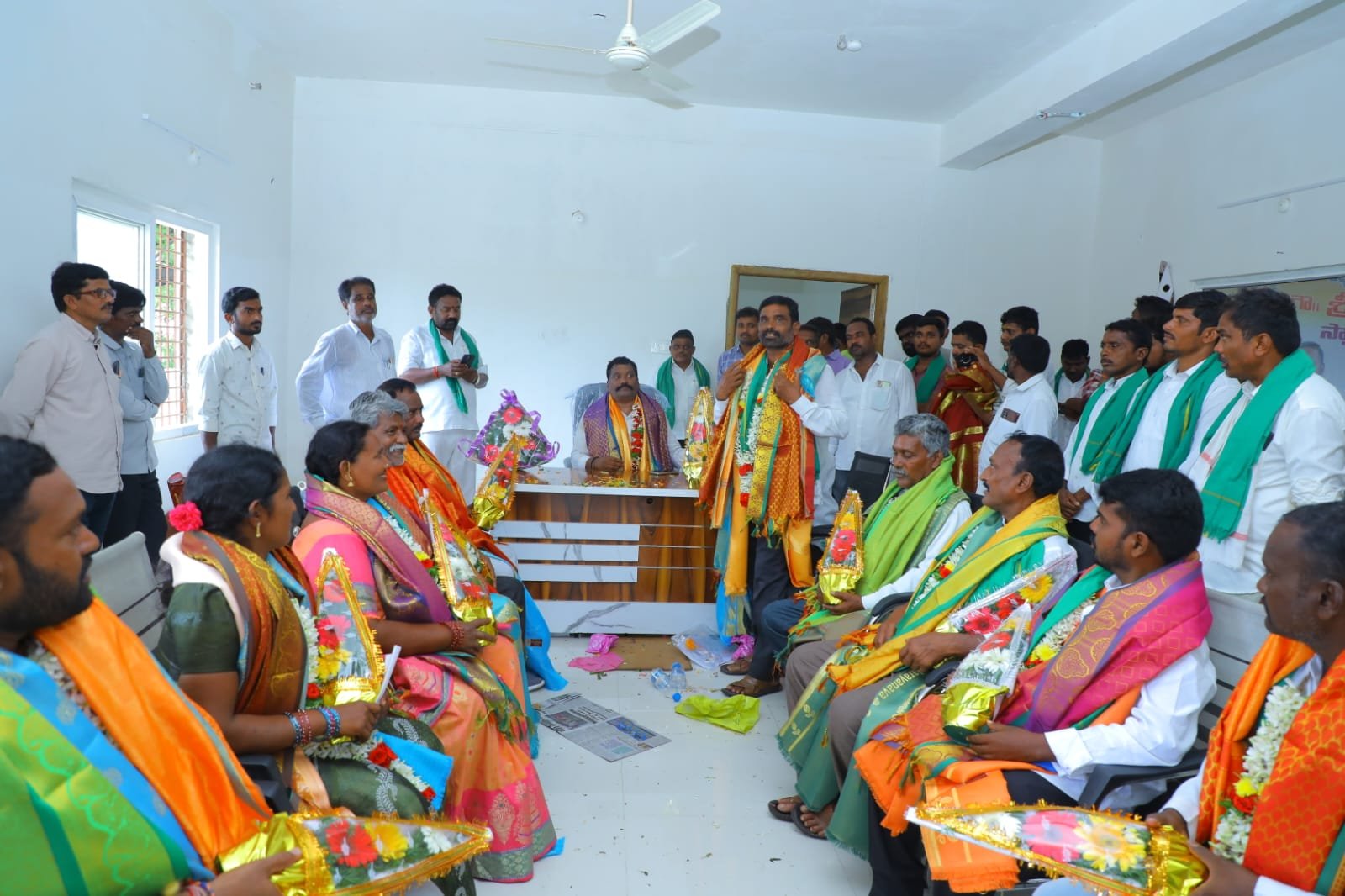 కాంగ్రెస్‌ బాటలో అబ్బిడి రాజిరెడ్డి.. రైతు సేవలో కొత్త పయనం! - Additional Image