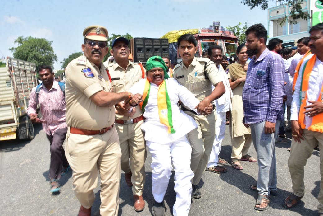 రైతు ప్రభుత్వం కాదు.. రాబందుల ప్రభుత్వం! - Additional Image