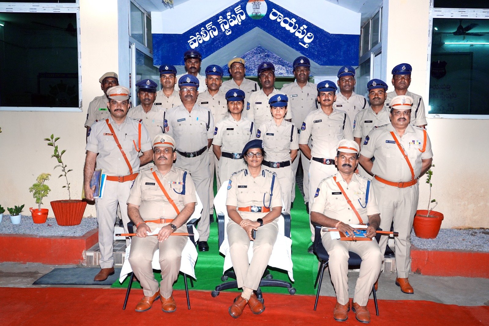 ఫిర్యాదుల పరిష్కారంలో జాప్యం చేయొద్దు  - Additional Image