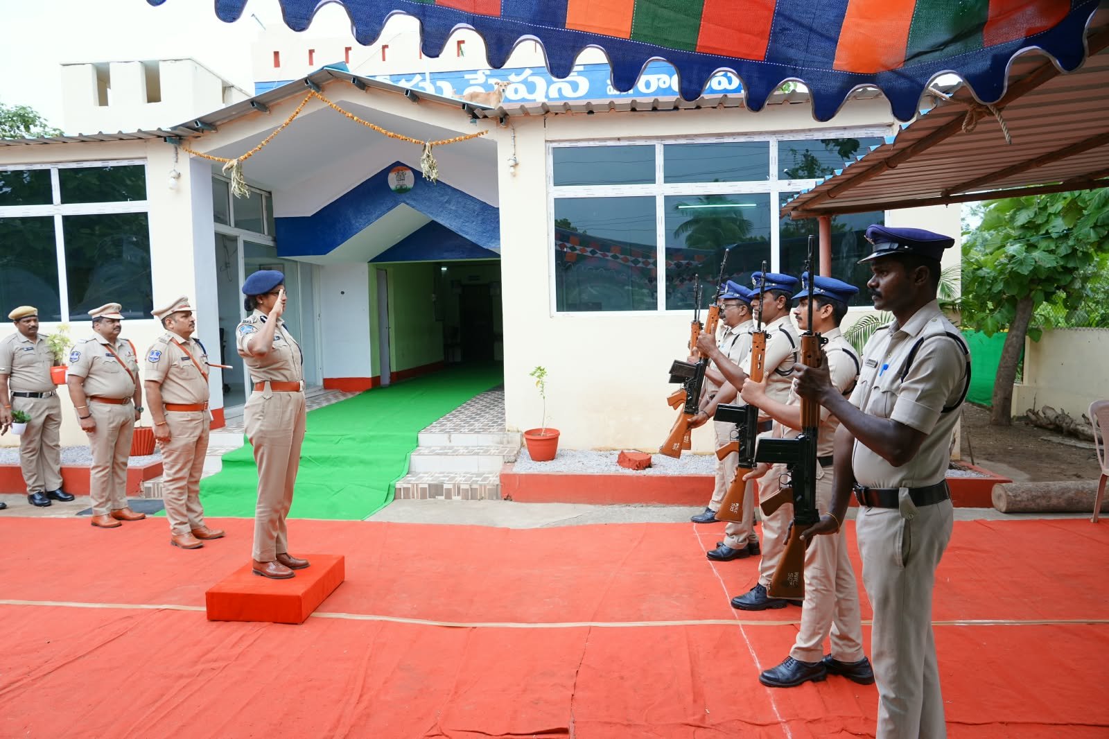 ఫిర్యాదుల పరిష్కారంలో జాప్యం చేయొద్దు  - Additional Image